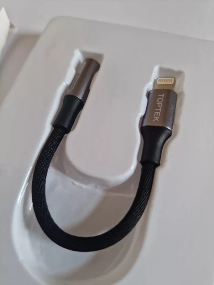 TOPTEK® Lightning to 3.5mm Audio Adapter - Image 8